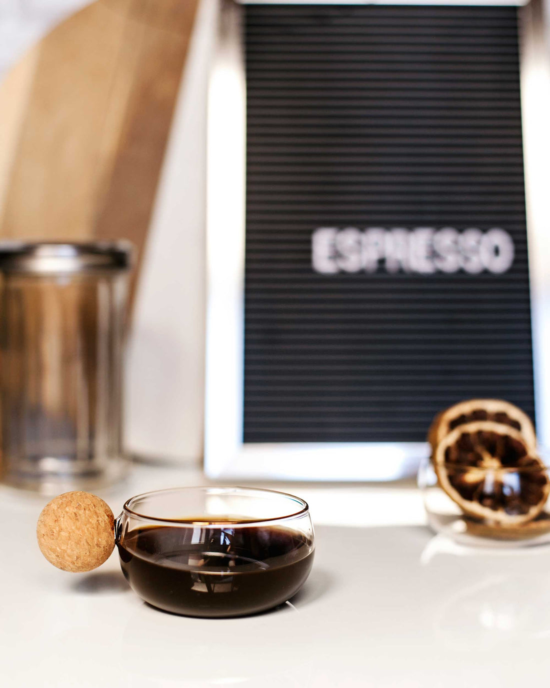 XÍCARA EM VIDRO E CORTIÇA- 80ML