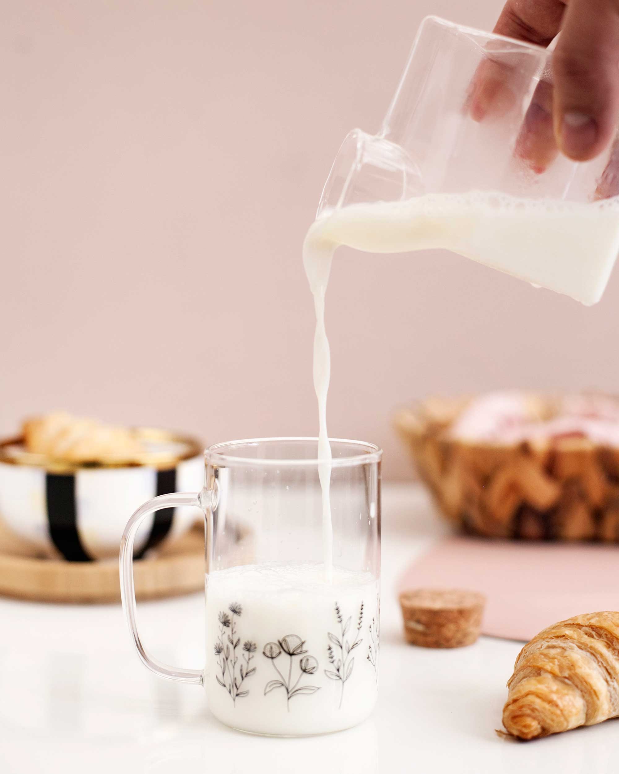 JARRINHA MILK EM VIDRO COM TAMPA DE CORTICA- 350ML