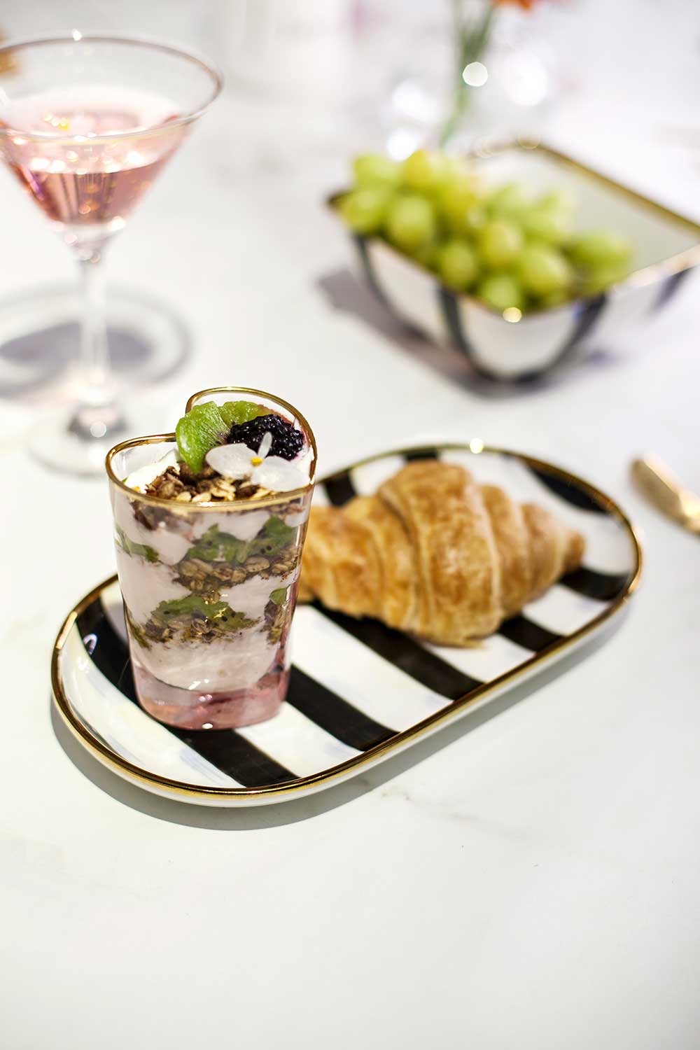 BANDEJA OVAL- STRIPES P&B P