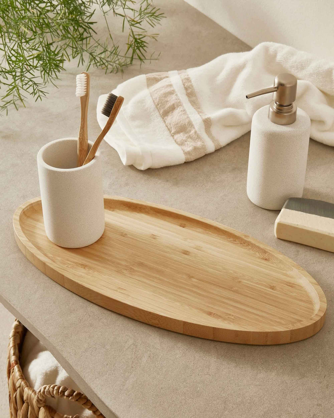 BANDEJA OVAL EM BAMBU