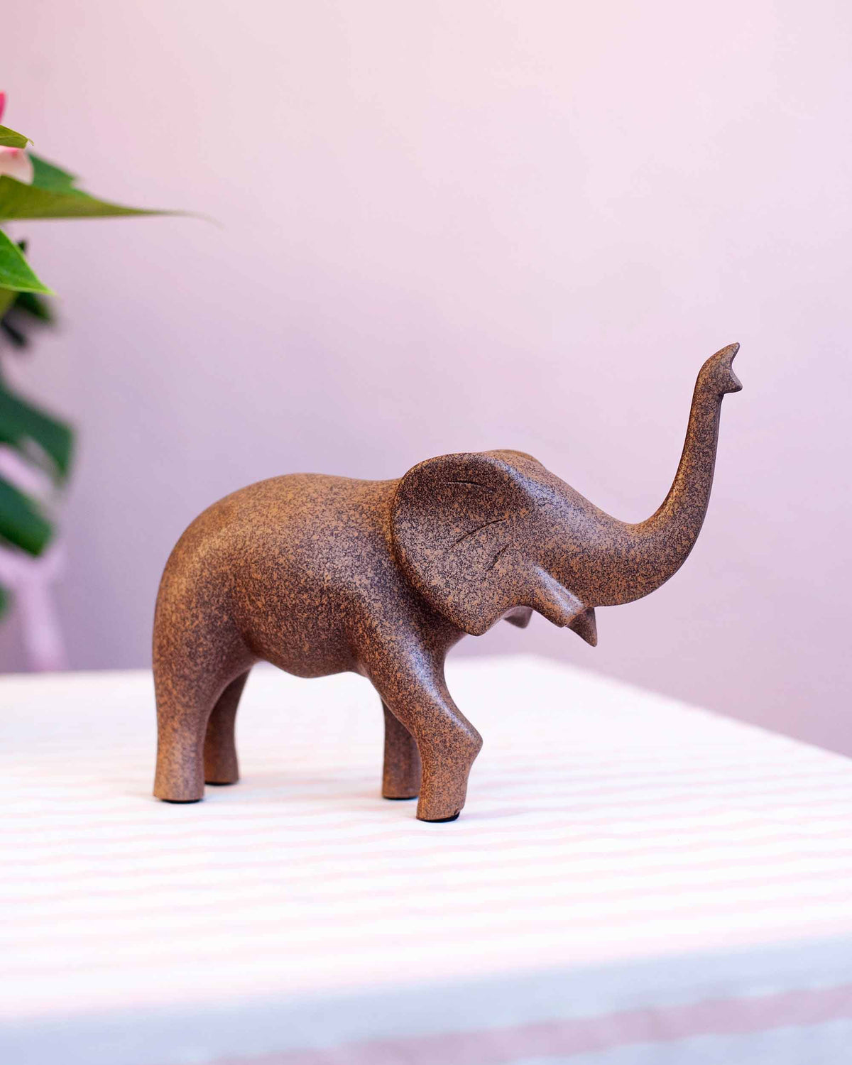 ELEFANTE FILHOTE- FERRUGEM