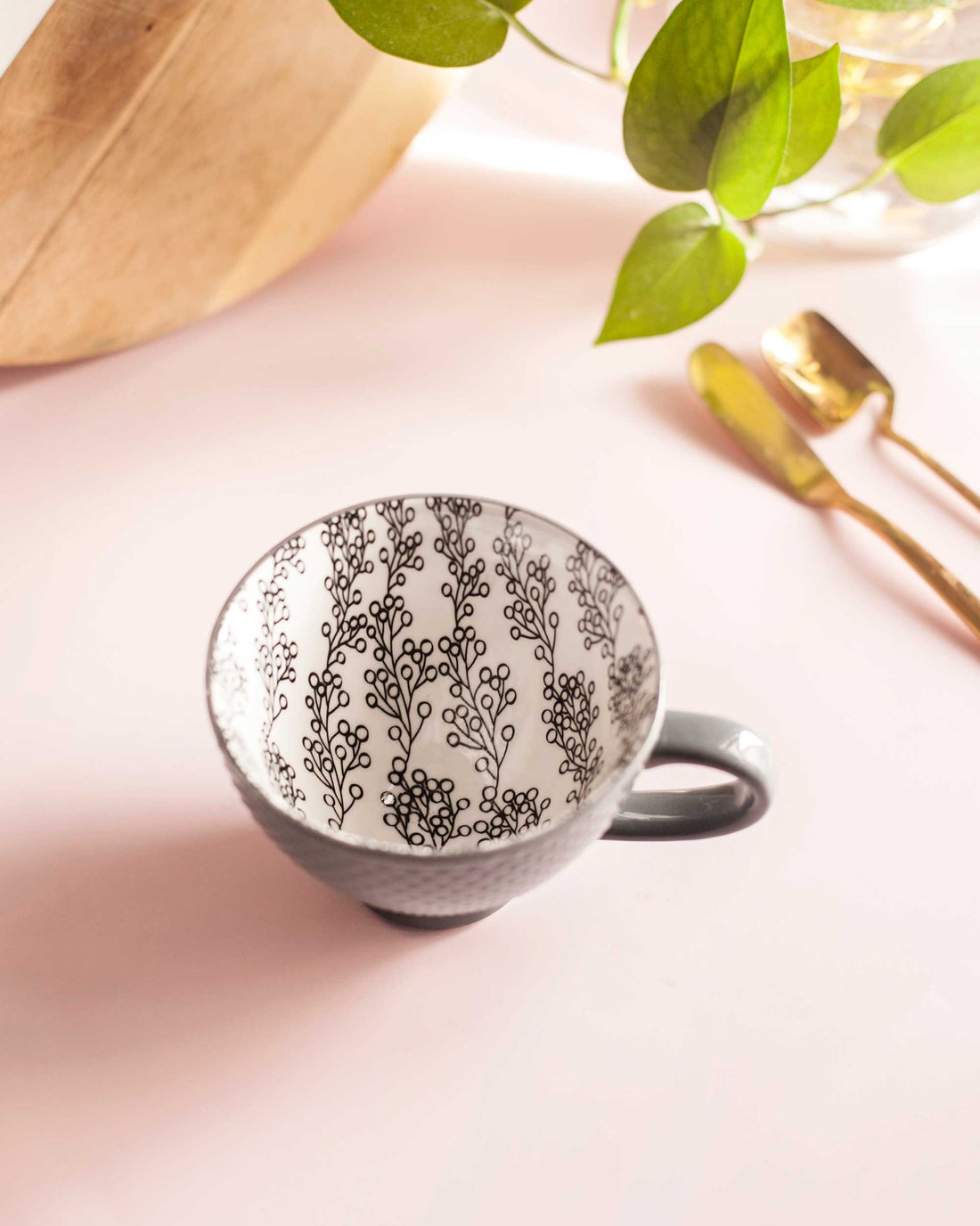 XICARA EM PORCELANA FARO