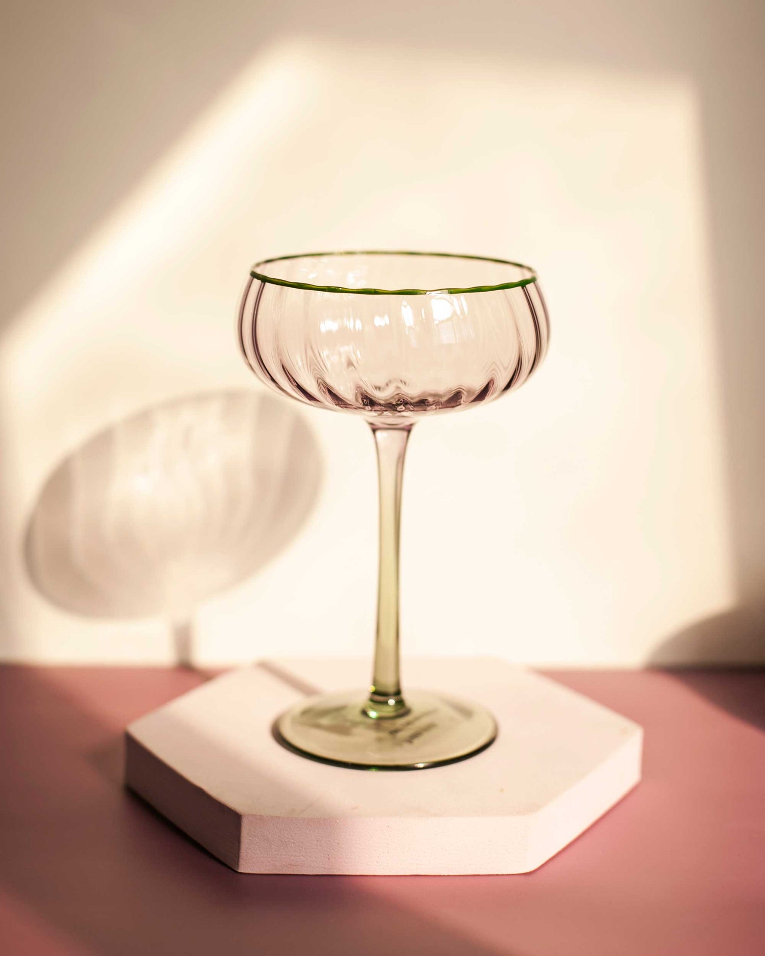 TAÇA LILAC C/ BASE VERDE- 160 ML