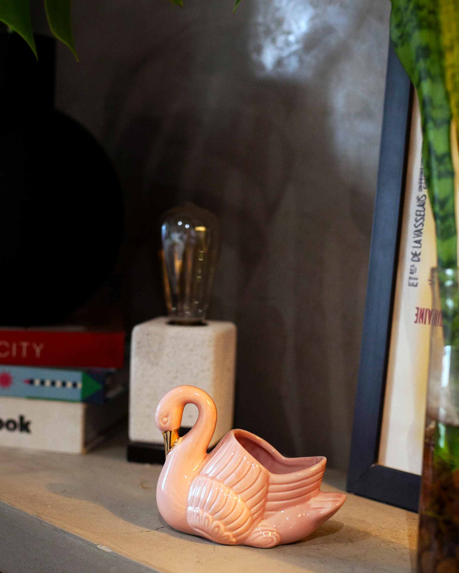 VASO CISNE EM PORCELANA- Odette